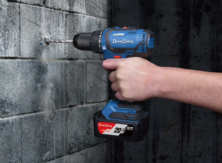 20V MAX Brushless Cordless 13mm Drill Driver DCJZ05-13