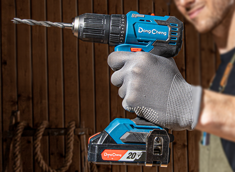 20V MAX Brushless Cordless 13mm Drill Driver DCJZ2050