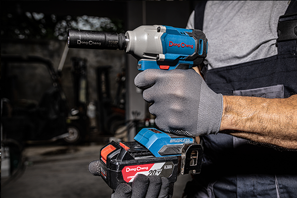 The 4 Benefits Of A Cordless Impact Wrench